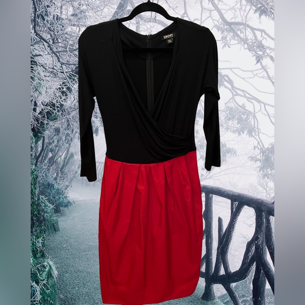 DKNY Black Top Attached Red Pleated Pencil Skirt SZ 6
